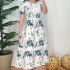 Vestido com estampa delicada forrado e detalhes em Guipir