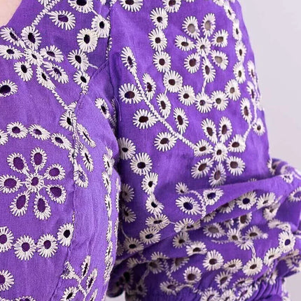 Vestido em Laise Roxo com Bordados elegantes