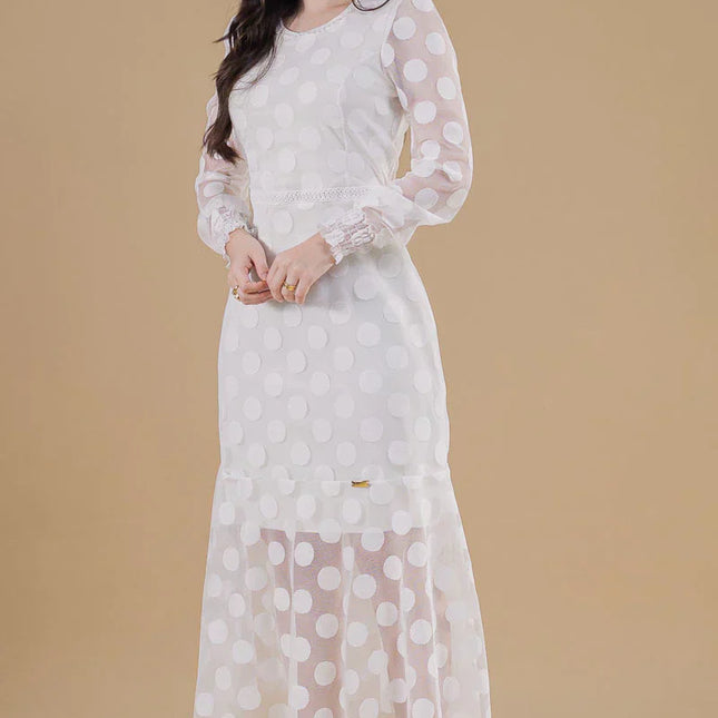 Vestido Branco em Tule detalhes na cintura e gola