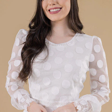 Vestido Branco em Tule detalhes na cintura e gola