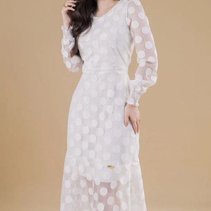 Vestido Branco em Tule detalhes na cintura e gola