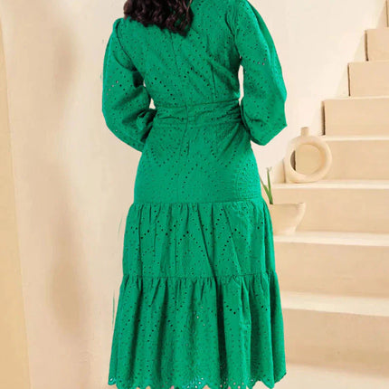 Vestido em Laise 100% Algodão bordado forrado, com detalhes em Guipir